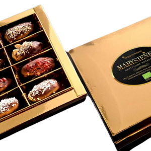 DAKTYLE MEDJOOL W CIEMNEJ CZEKOLADZIE Z NADZIENIEM I POSYPKĄ BEZGLUTENOWE BIO 230 g - ORGANICHOUSE (MARYSIEŃKI) (PRODUKT SEZONOWY)